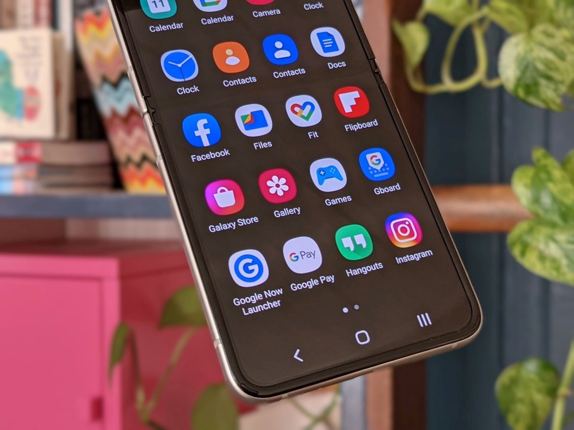 Samsung Galaxy Z Flip3 Review: The Folding Flagship Refined