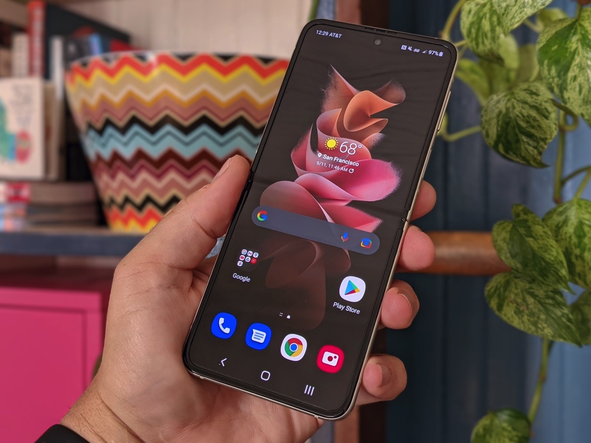 Samsung Galaxy Z Flip3 Review: The Folding Flagship Refined