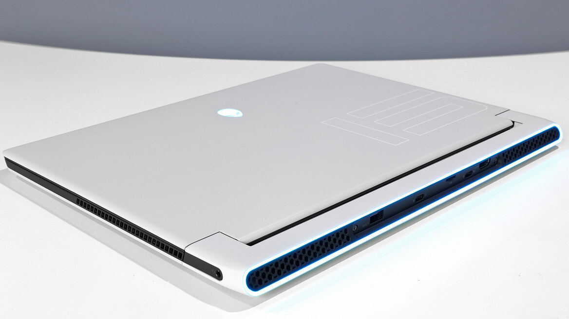 Alienware X15 Gaming Laptop Review: A Svelte Stunner With Caveats
