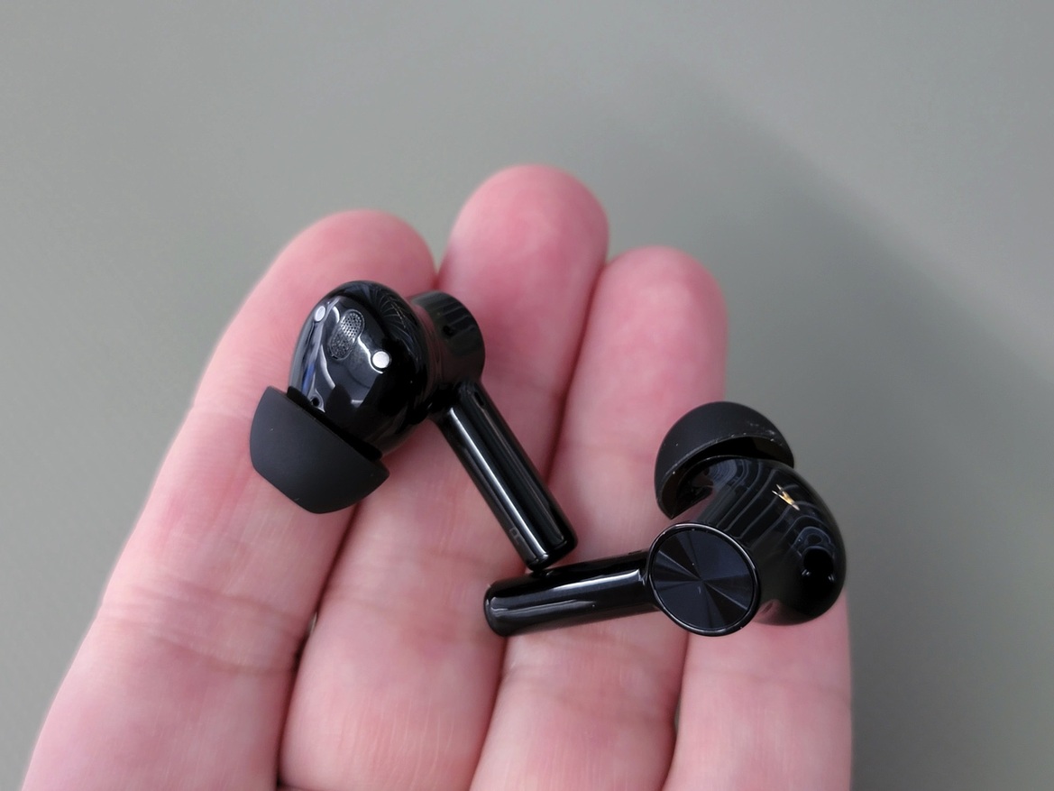 OnePlus Buds Z2 Review: Solid ANC Earbuds For Under $100
