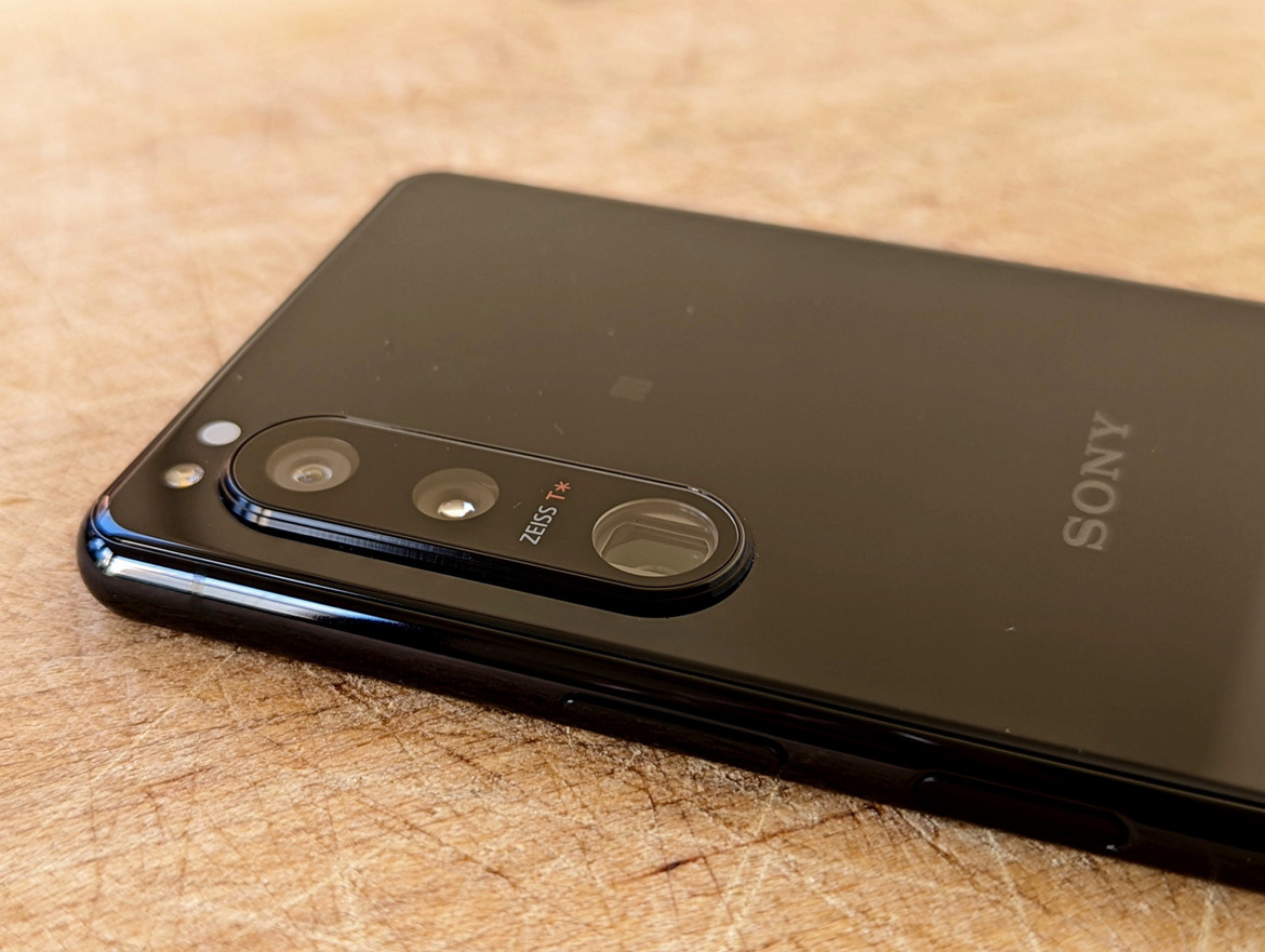 Sony Xperia 5 iii Review: Petite Android Phone With Camera Chops