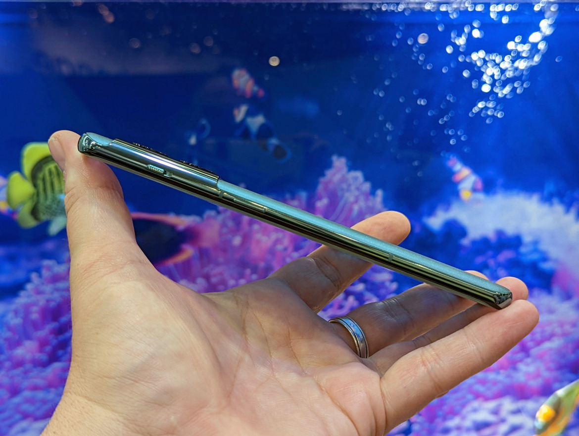 OnePlus 10 Pro Review: A Solid Android Flagship With Innovative Cameras