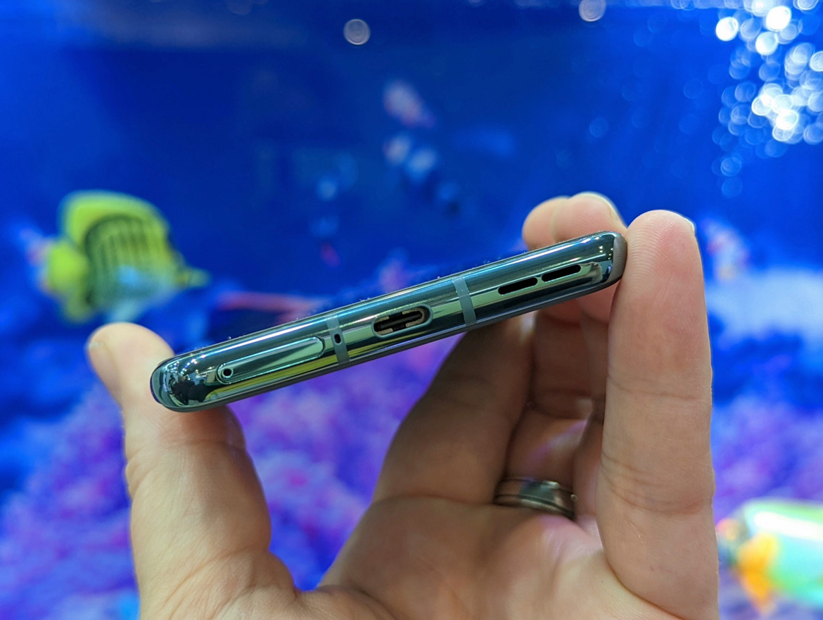 OnePlus 10 Pro Review: A Solid Android Flagship With Innovative Cameras