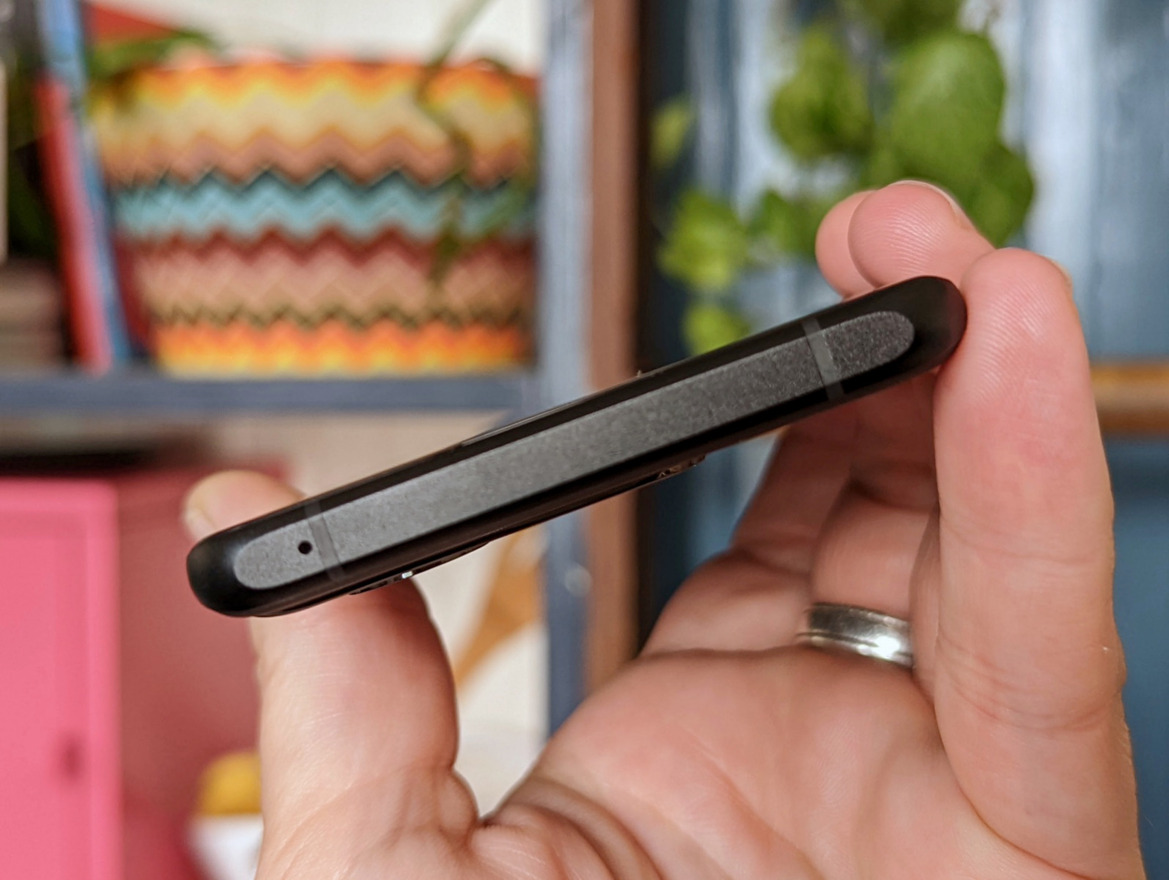 OnePlus 10 Pro Review: A Solid Android Flagship With Innovative Cameras