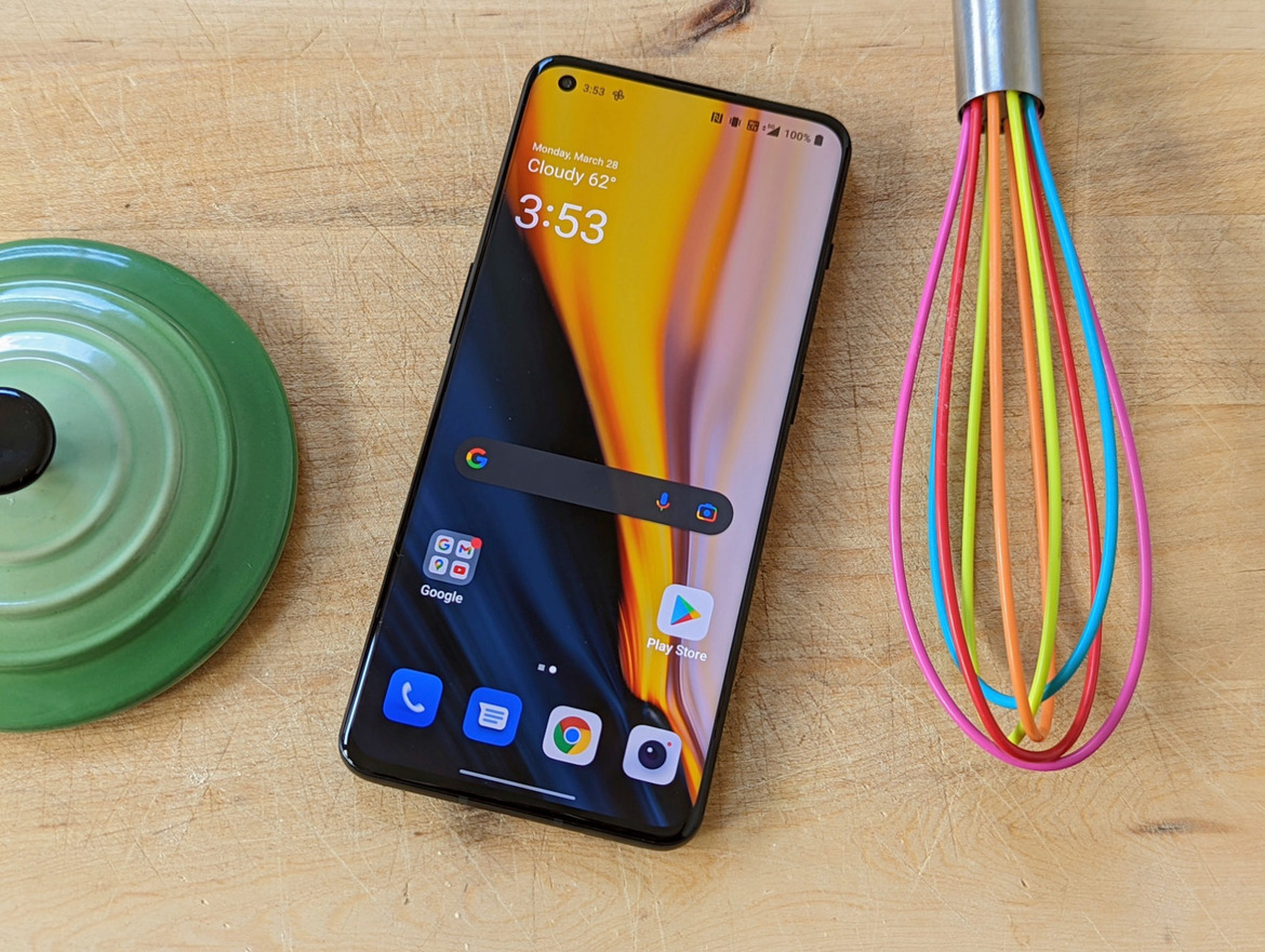 OnePlus 10 Pro Review: A Solid Android Flagship With Innovative Cameras