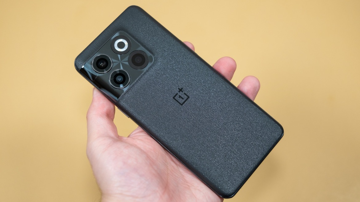 OnePlus 10T Review: Crazy-Fast Phone, Charges Even Faster