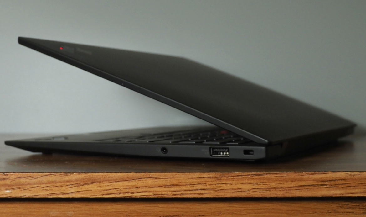 Lenovo ThinkPad X1 Carbon Gen 10 Review: Sleek And Premium