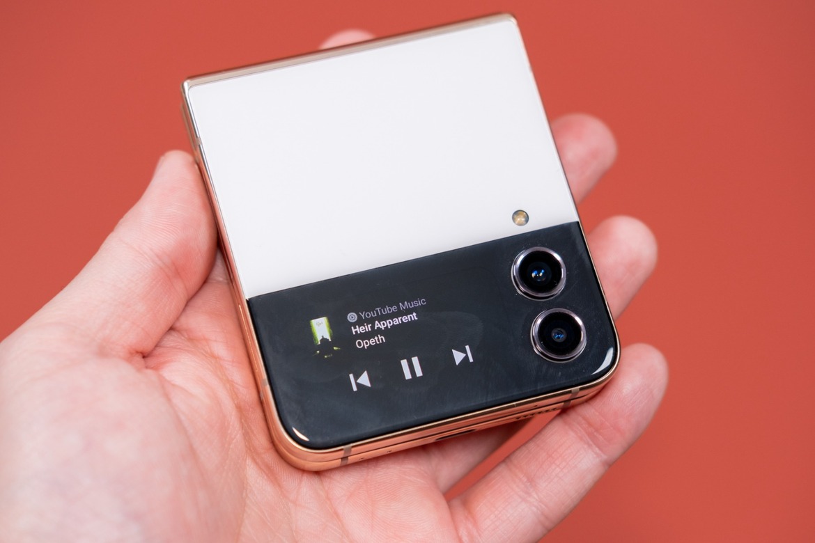 Samsung Galaxy Z Flip 4 Review: A Fun Fashionable Foldable