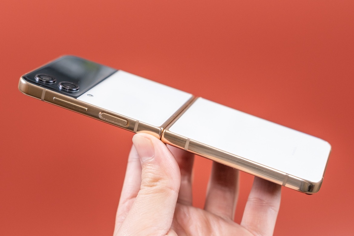 Samsung Galaxy Z Flip 4 Review: A Fun Fashionable Foldable