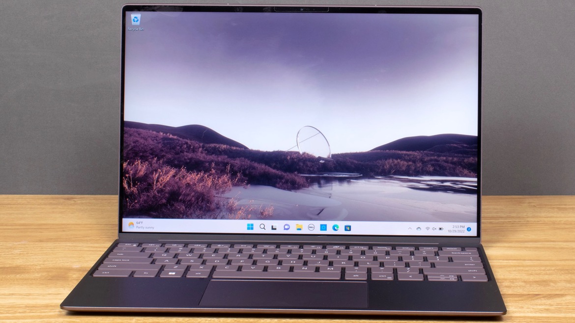 Dell XPS 13 9315 Laptop Review: Ultralight Battery Life Champ
