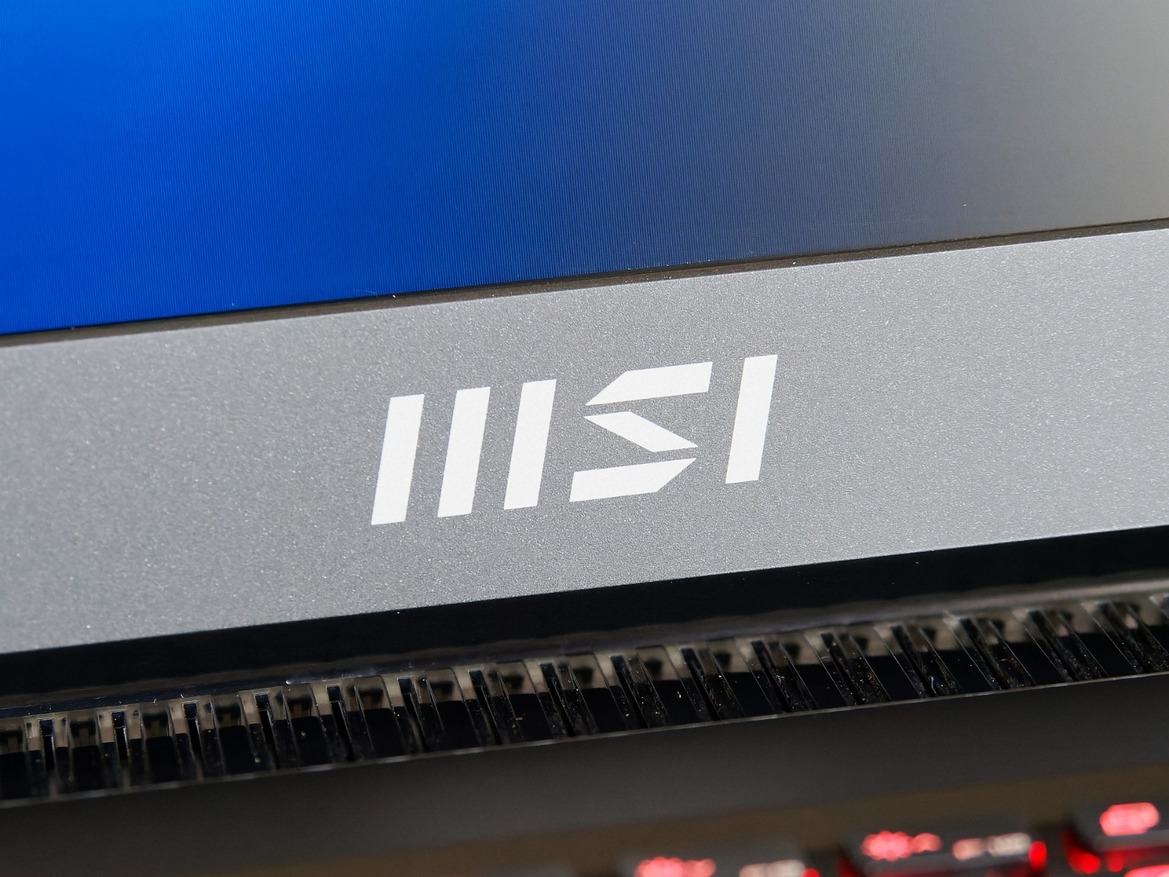 MSI GT77 Titan Gaming Laptop Review: Performance Supremacy