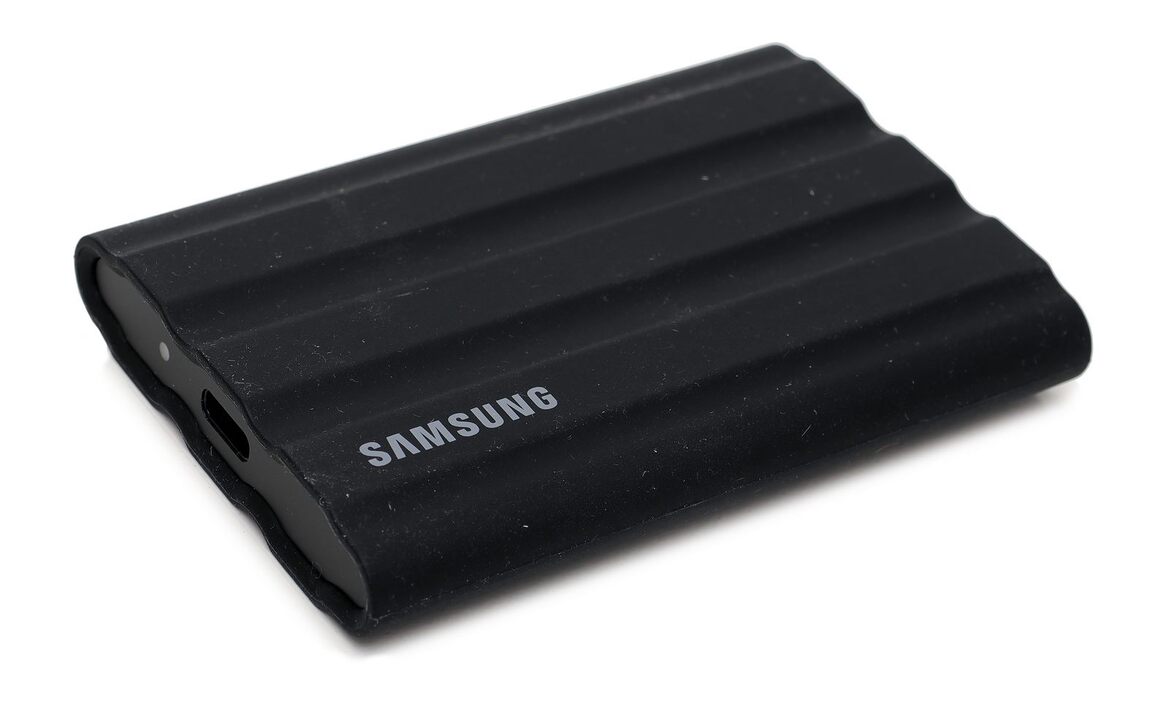 Samsung T7 Shield 4TB Review: Fast, Rugged Portable SSD Storage