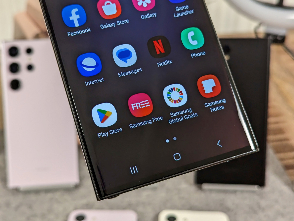 Samsung Galaxy S23 Series Hands-On: Familiar Phones, Custom Snapdragon Superpowers