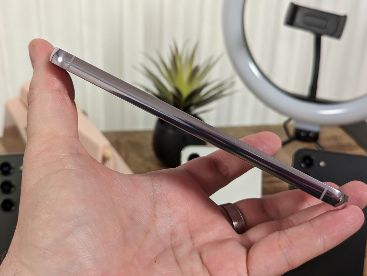 Samsung Galaxy S23 Series Hands-On: Familiar Phones, Custom Snapdragon Superpowers