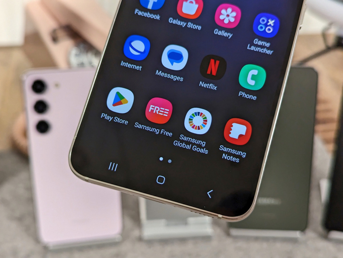 Samsung Galaxy S23 Series Hands-On: Familiar Phones, Custom Snapdragon Superpowers