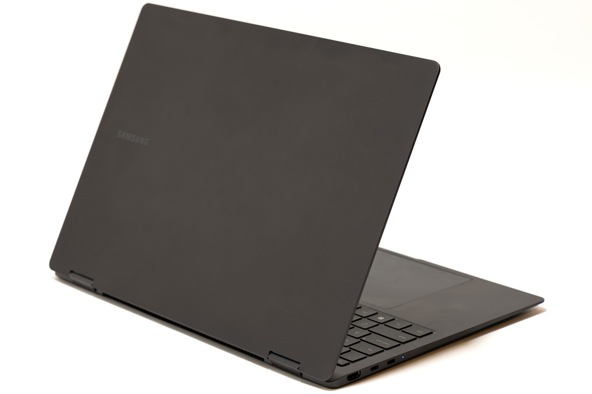 Samsung Galaxy Book3 Pro 360 Review: Great Perf, Superb OLED