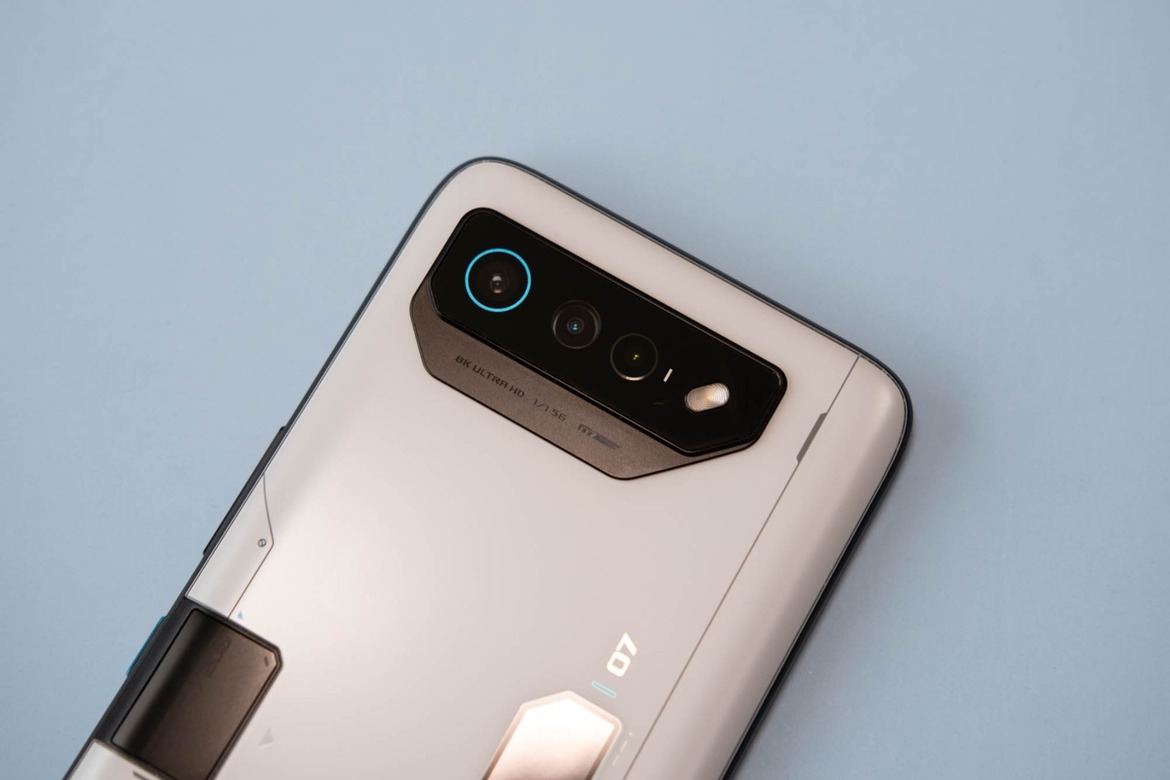 ASUS ROG Phone 7 Ultimate Review: A Mobile Gaming Powerhouse