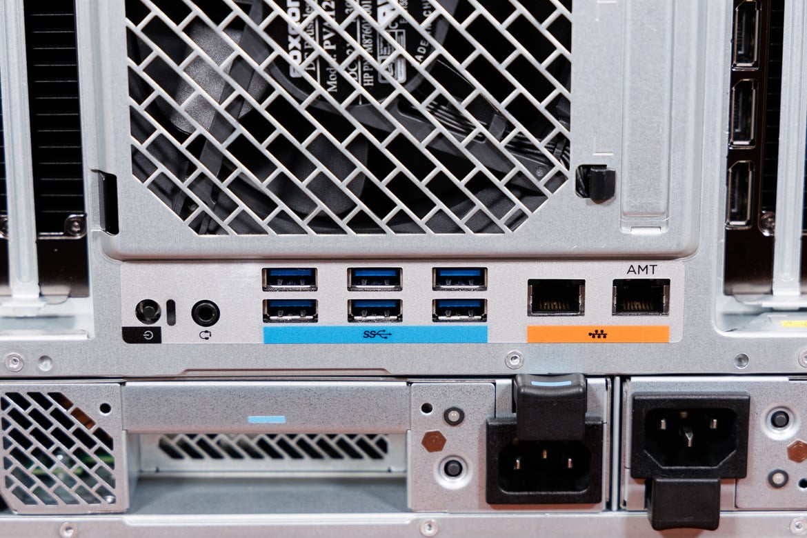 HP Z8 Fury G5 Workstation Review: Xeon W & Quad RTX A6000 Power