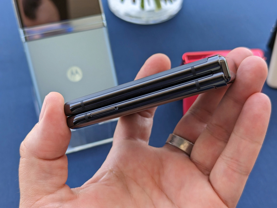 Motorola Razr+ (2023) Review: The Folding Flip Phone, Reinvented