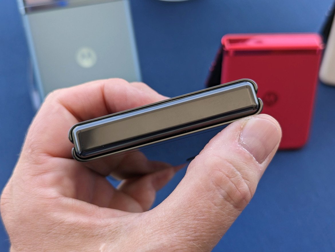 Motorola Razr+ (2023) Review: The Folding Flip Phone, Reinvented