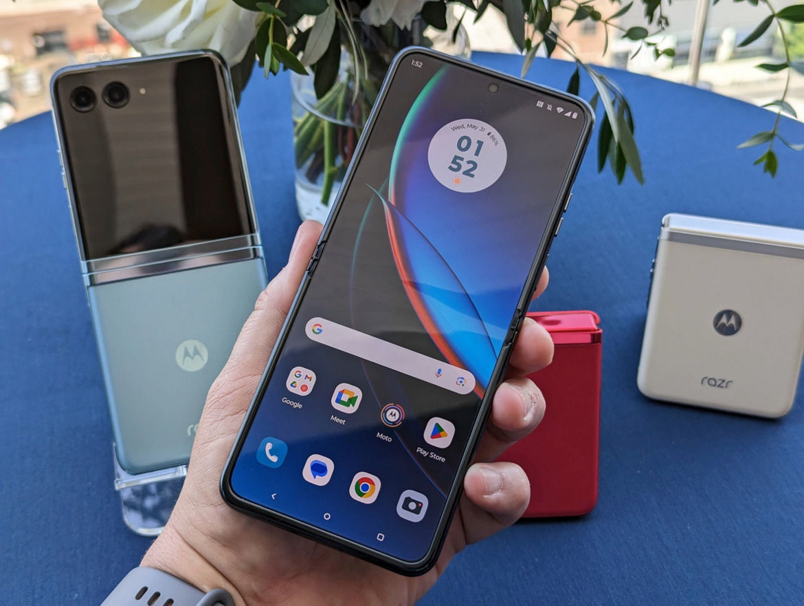 Motorola Razr+ (2023) Review: The Folding Flip Phone, Reinvented