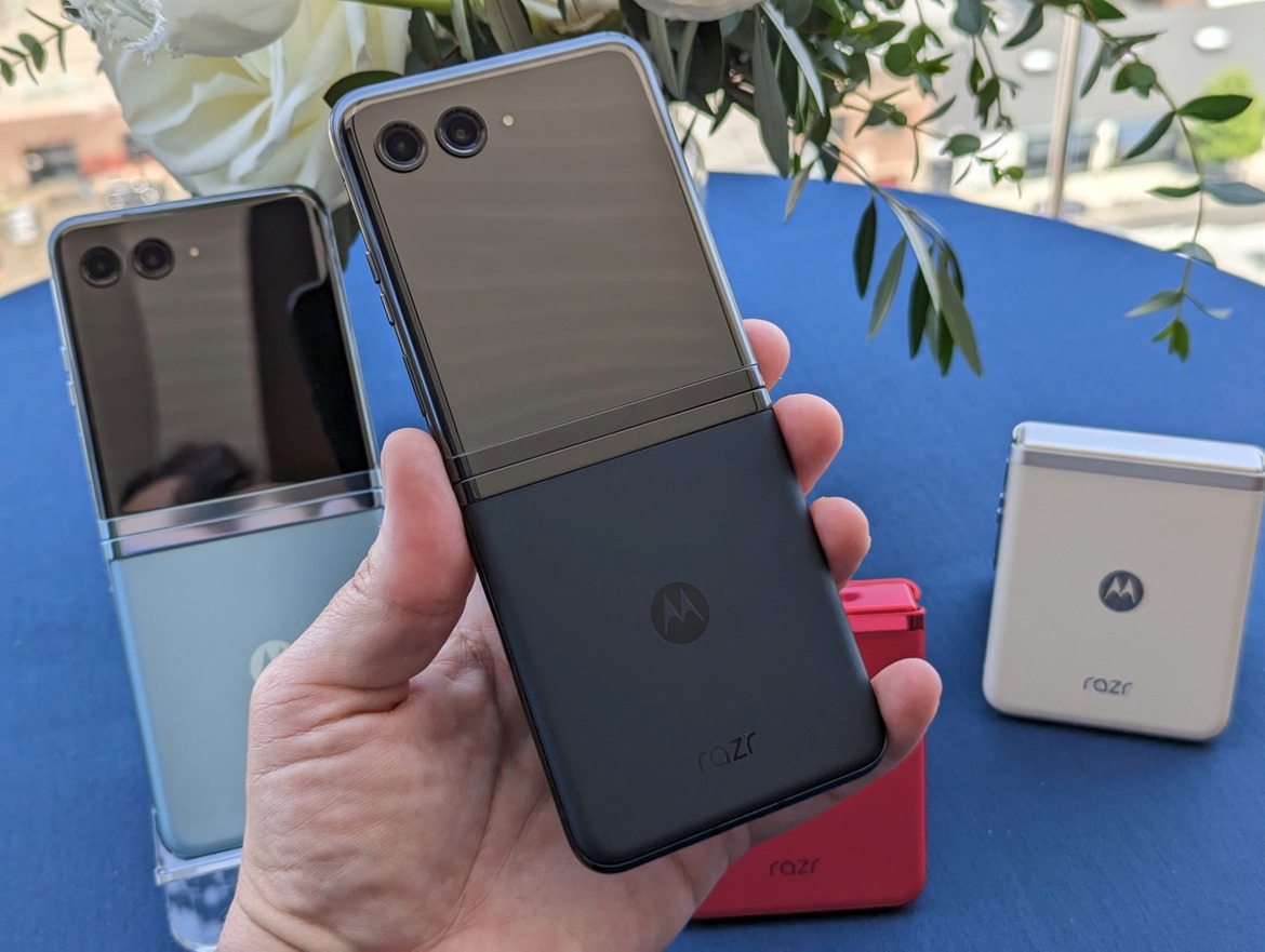 Motorola Razr+ (2023) Review: The Folding Flip Phone, Reinvented