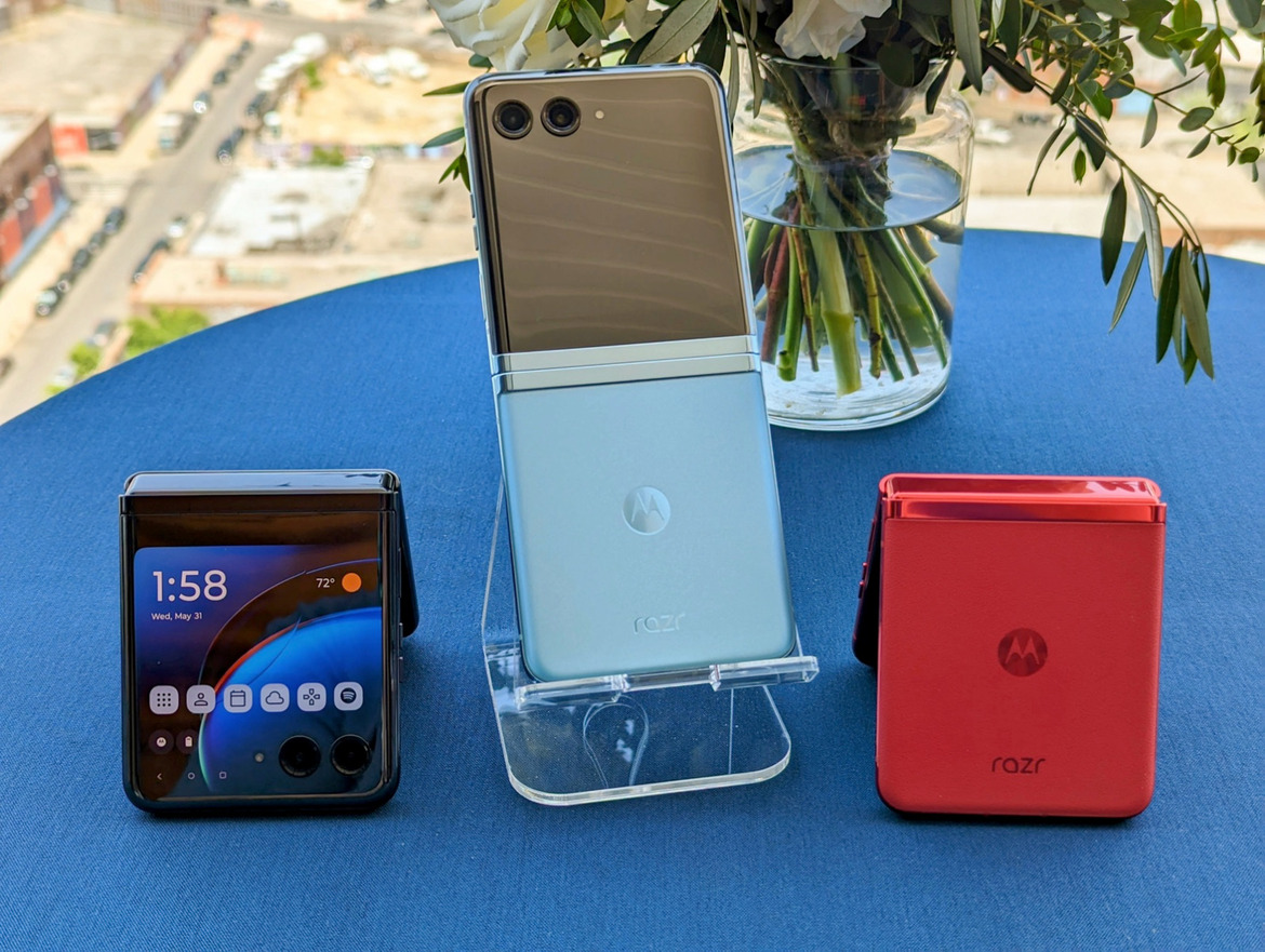 Motorola Razr+ (2023) Review: The Folding Flip Phone, Reinvented