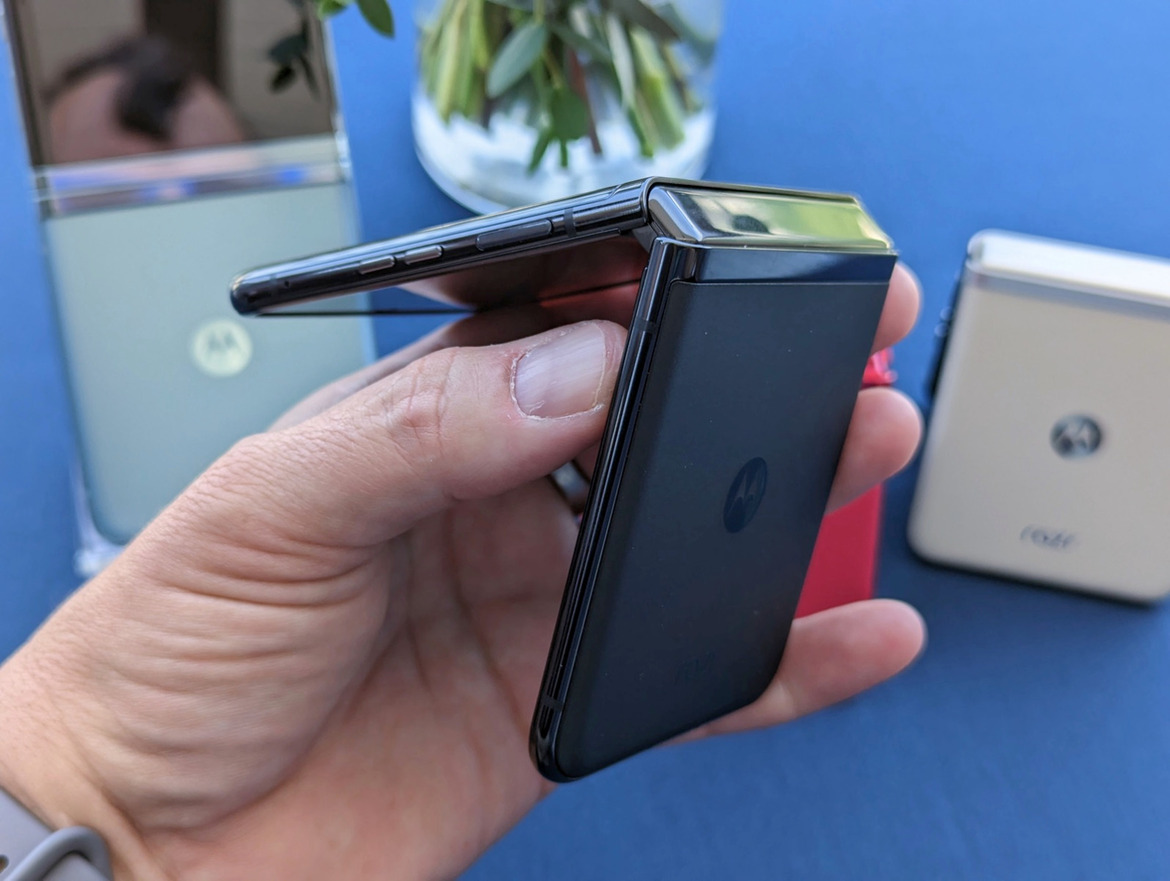 Motorola Razr+ (2023) Review: The Folding Flip Phone, Reinvented