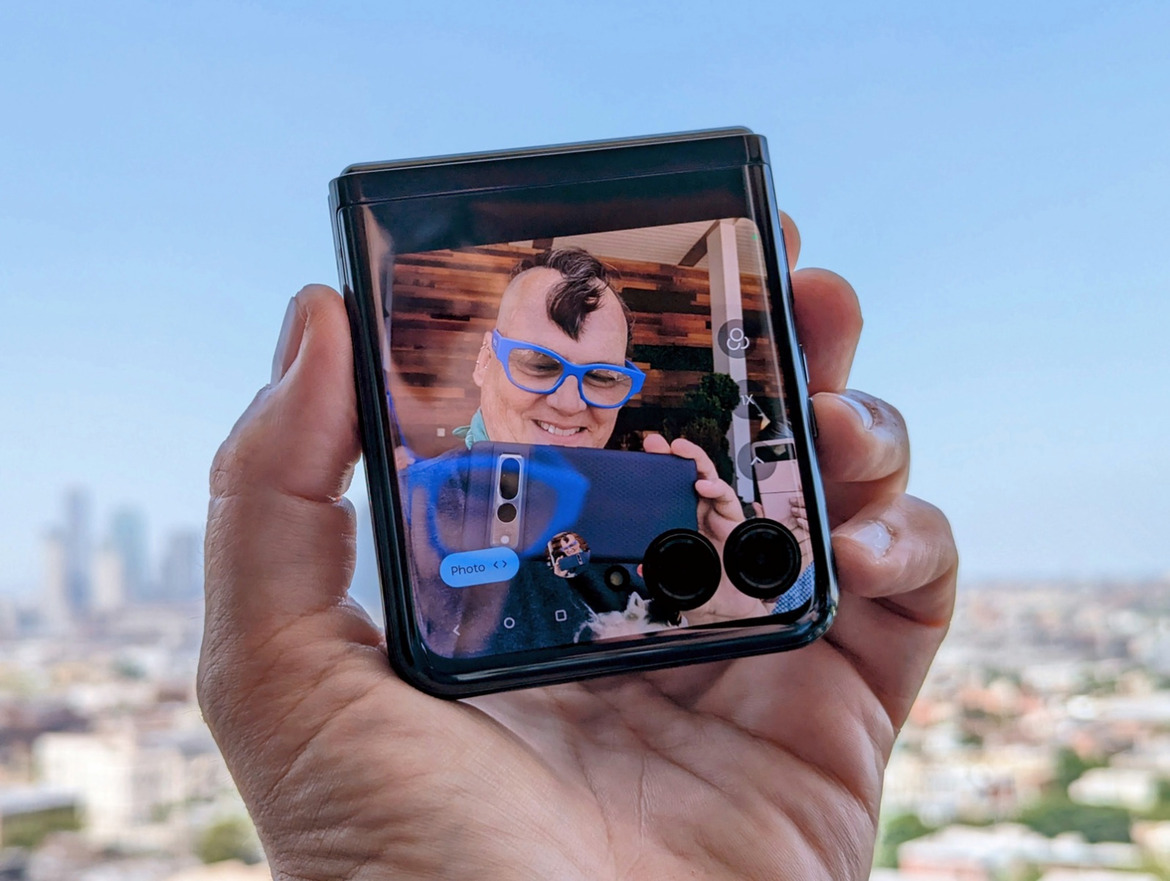 Motorola Razr+ (2023) Review: The Folding Flip Phone, Reinvented