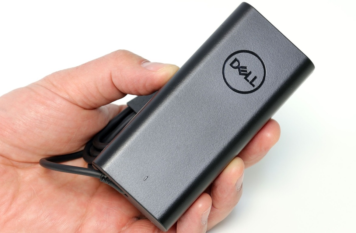 Dell Latitude 9440 Review: 14-Inch 2-In-1 Laptop Superiority
