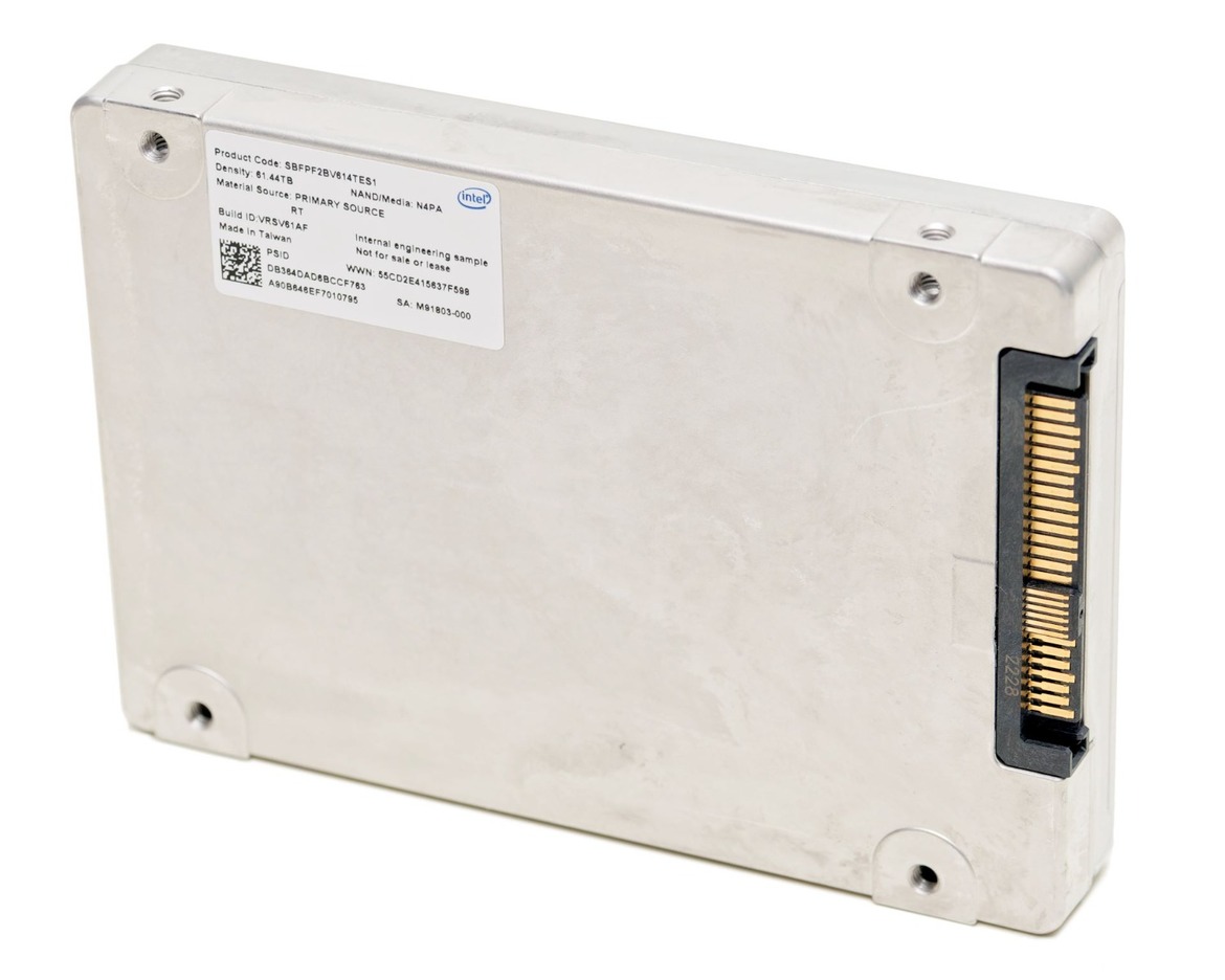 Solidigm D5-P5336 SSD Review: Monster 61TB Data Center Storage