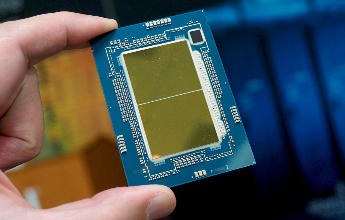 Intel 5th Gen Xeon Processors Debut: Emerald Rapids Benchmarks