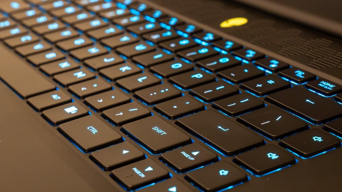 Alienware m16 R2 Review: A Multi-Purpose Sleeper Gaming Laptop