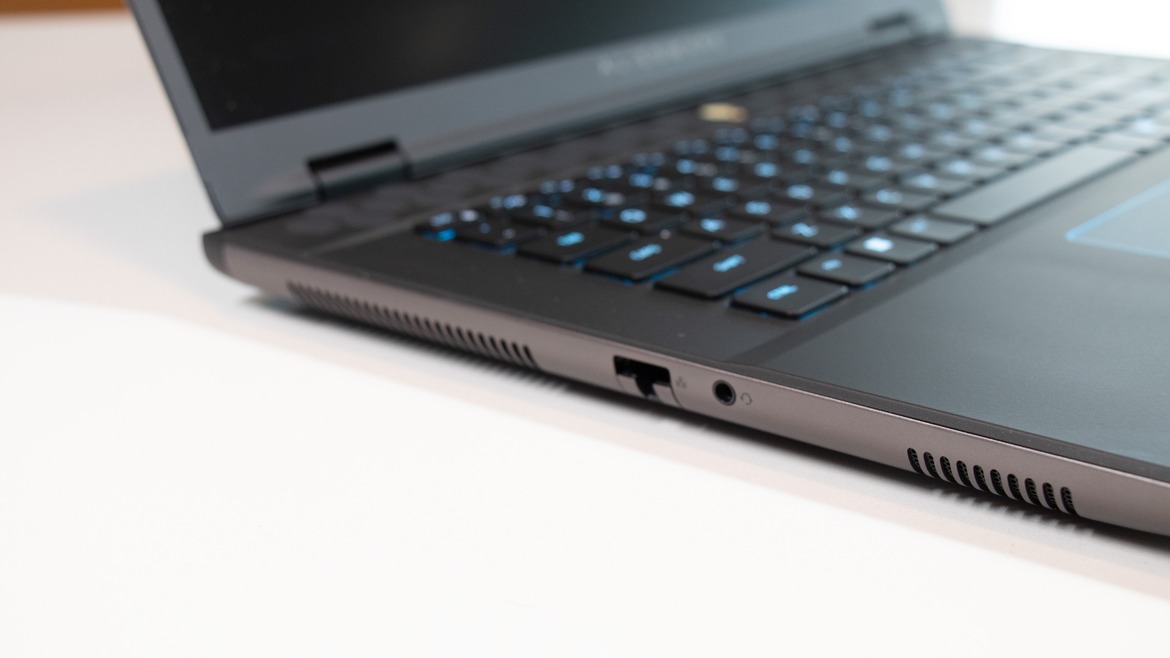 Alienware m16 R2 Review: A Multi-Purpose Sleeper Gaming Laptop