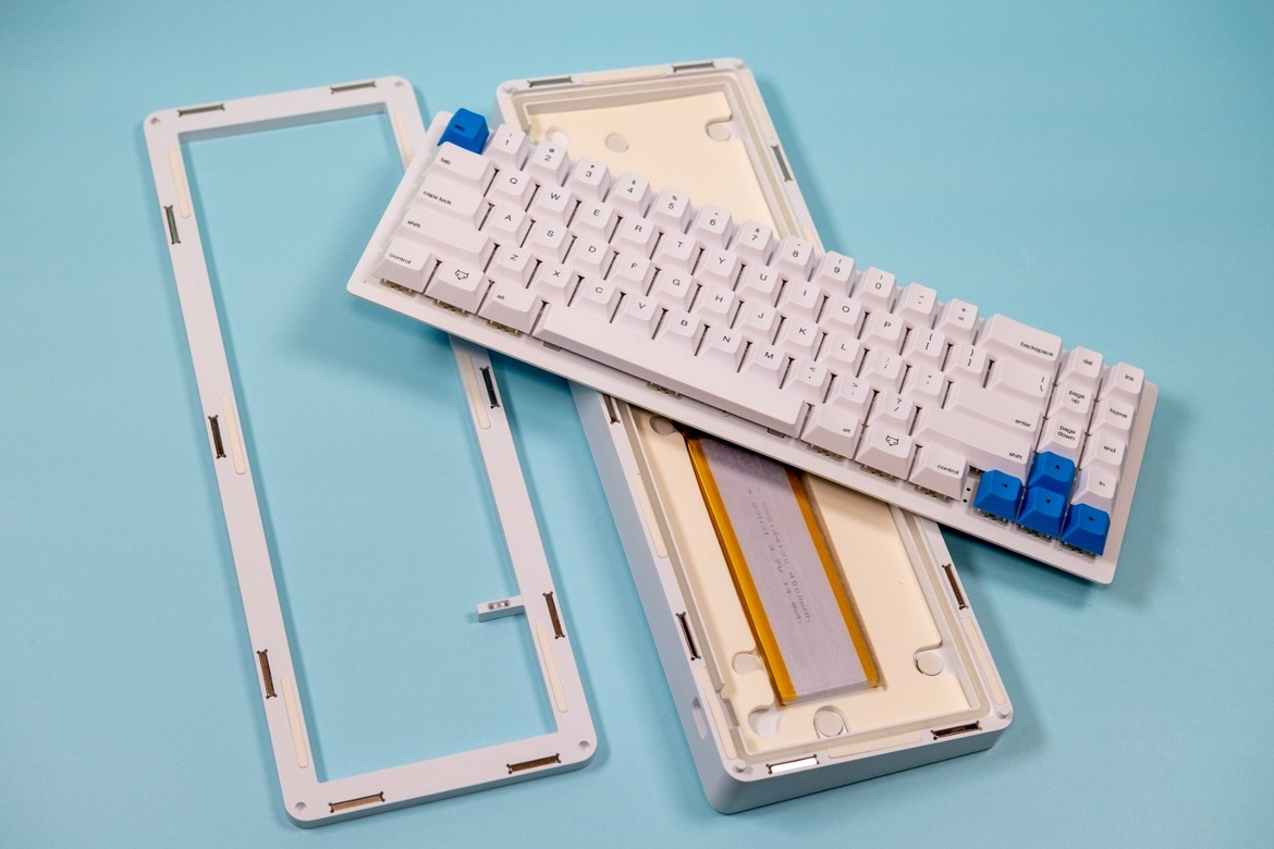 WhiteFox Eclipse Mechanical Keyboard Review: A Modular Magnetic Marvel