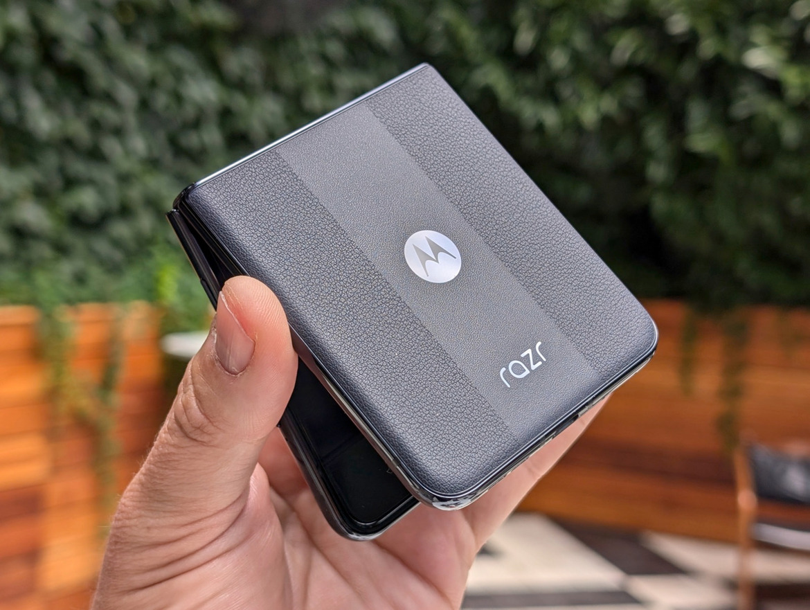 Motorola Razr+ And Razr (2024) Hands-On: Big Flip Phone Update, Same Price