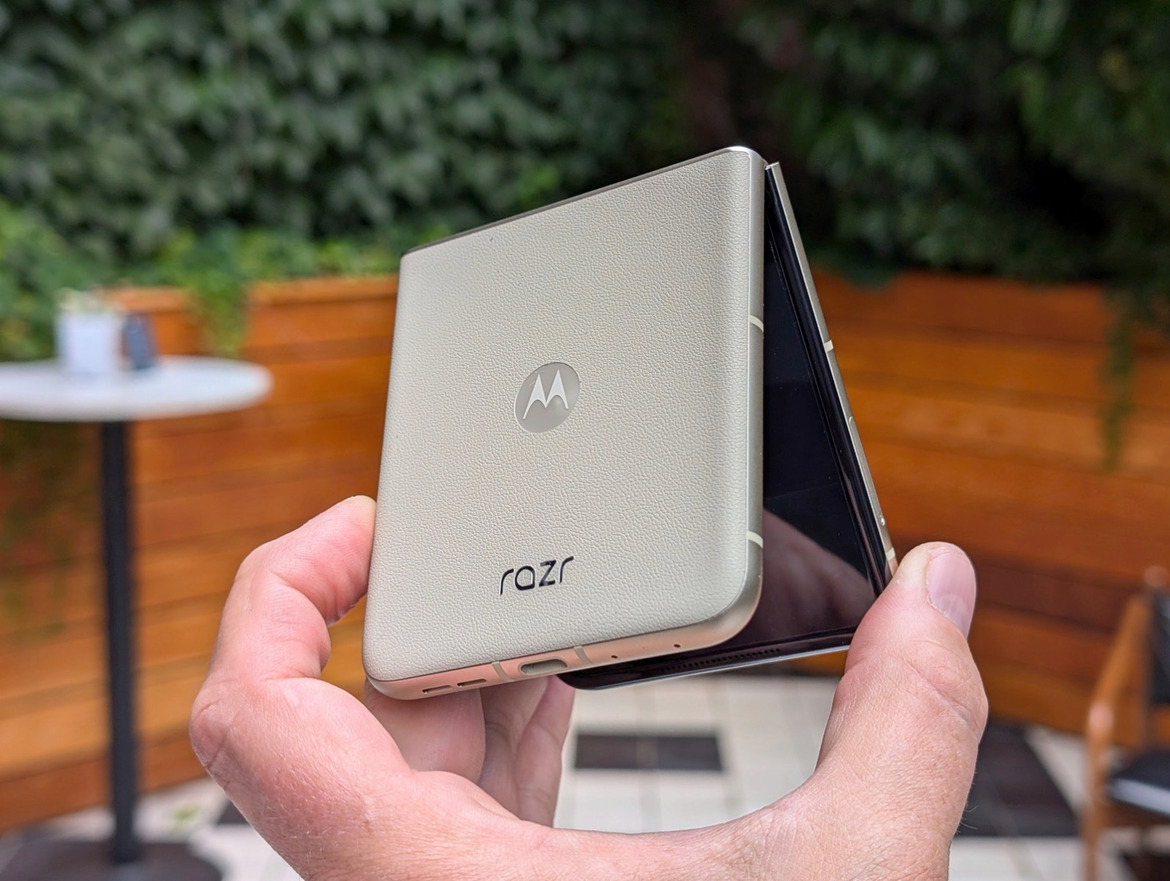 Motorola Razr+ And Razr (2024) Hands-On: Big Flip Phone Update, Same Price
