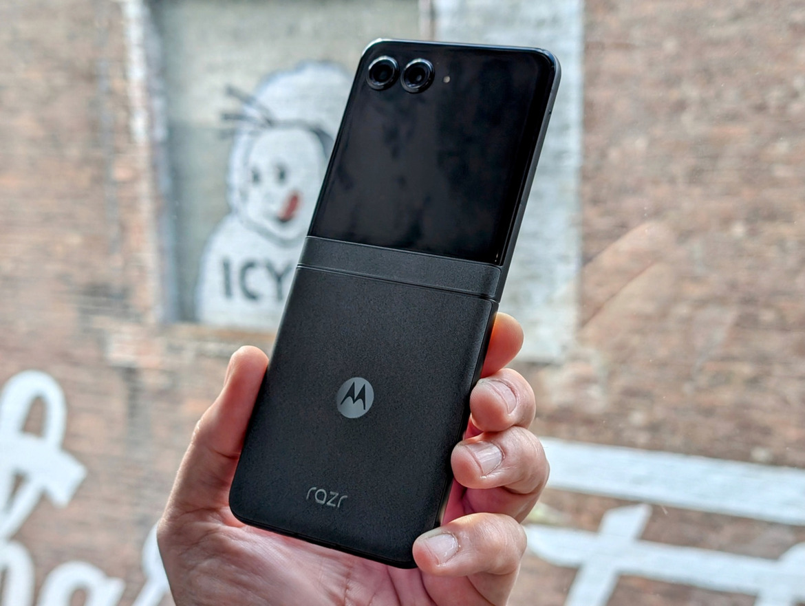 Motorola Razr+ And Razr (2024) Hands-On: Big Flip Phone Update, Same Price