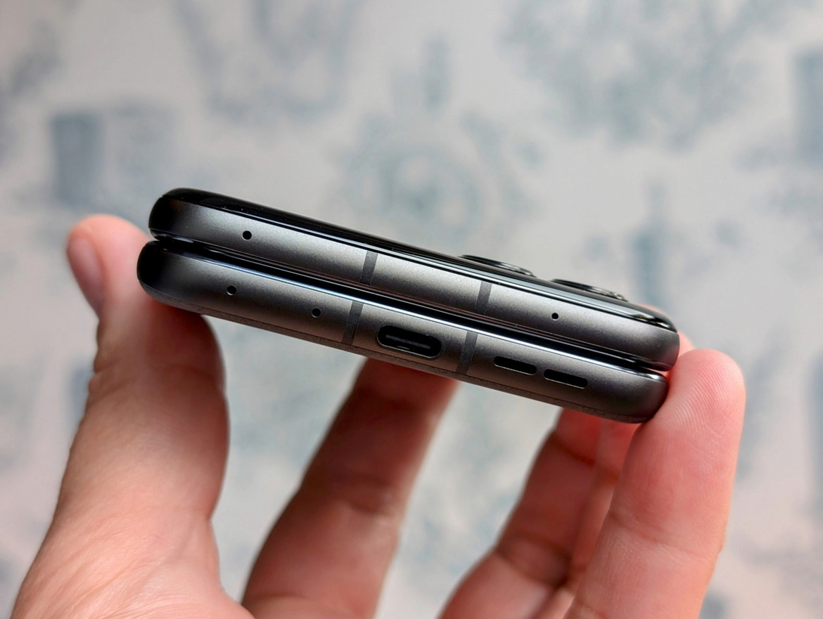 Motorola Razr+ And Razr (2024) Hands-On: Big Flip Phone Update, Same Price