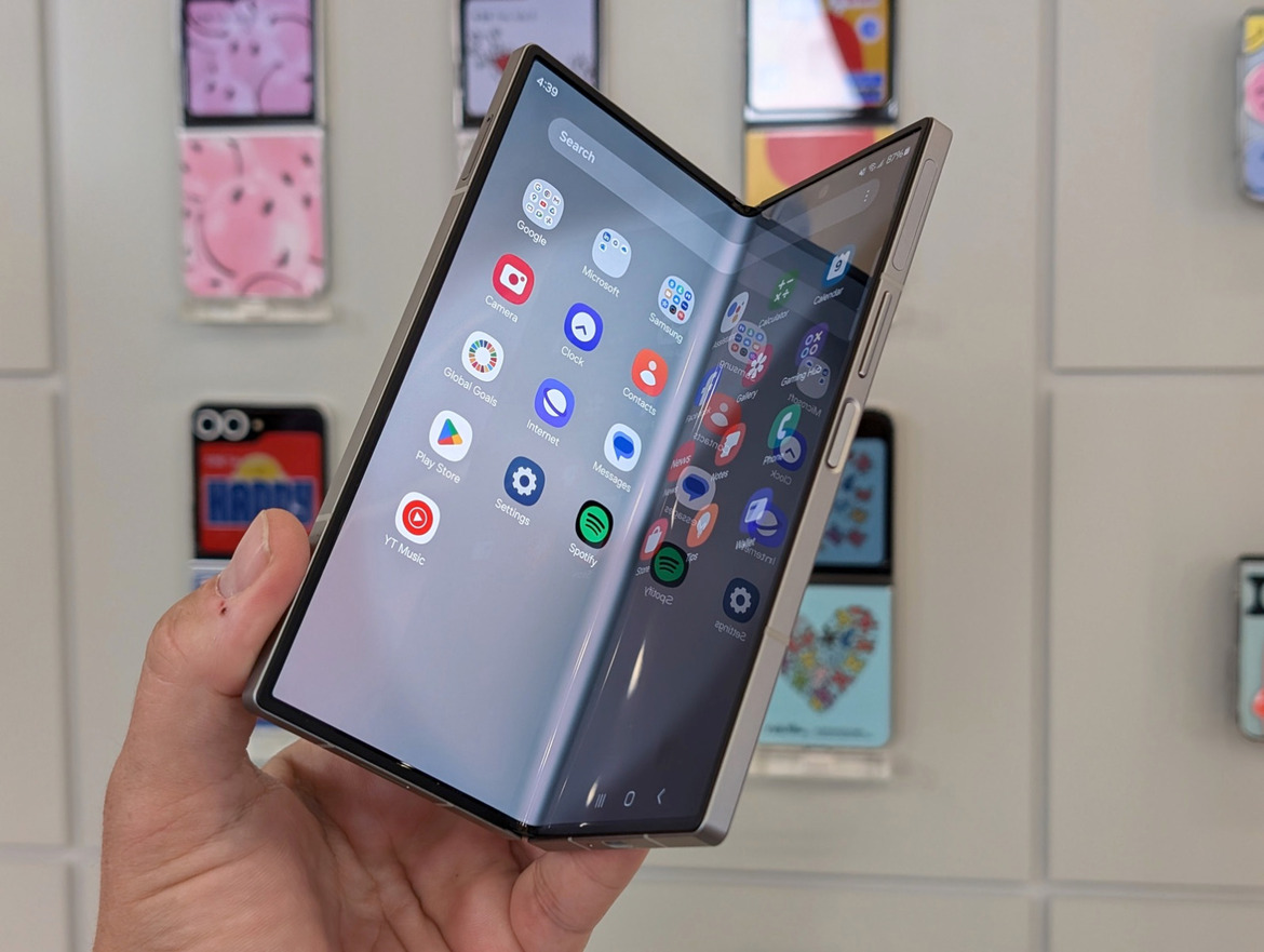 Samsung Galaxy Z Fold6 Review: Refinement Amid Strong Competition