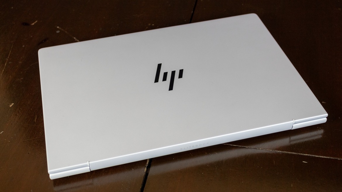 HP EliteBook 1040 G11 Review: A Road Warrior’s Secret Weapon