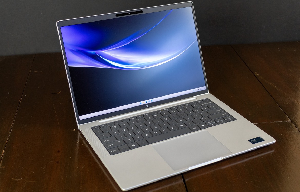HP EliteBook 1040 G11 Review: A Road Warrior’s Secret Weapon