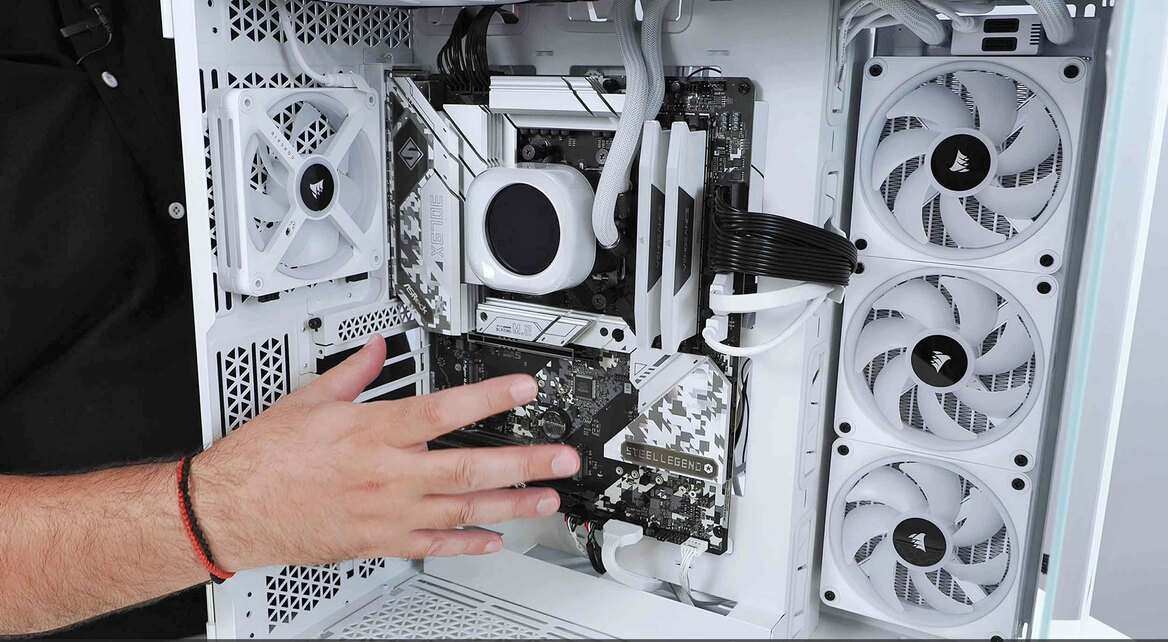 Ultimate Prime Day Ryzen 9 9950X Gaming Rig Build With AMD, Corsair And ASRock