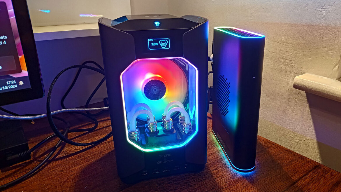 OneXGPU 2 eGPU Review: Radeon RX 7800M Turns Modest PCs Into Gaming Beasts
