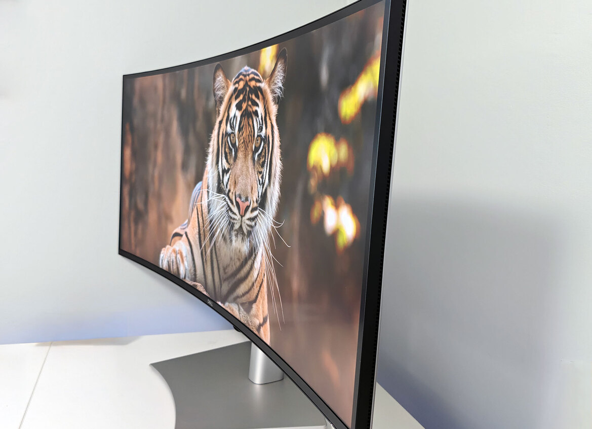 Dell UltraSharp 40 5K IPS Black 120Hz Monitor Review: It’s A Stunner