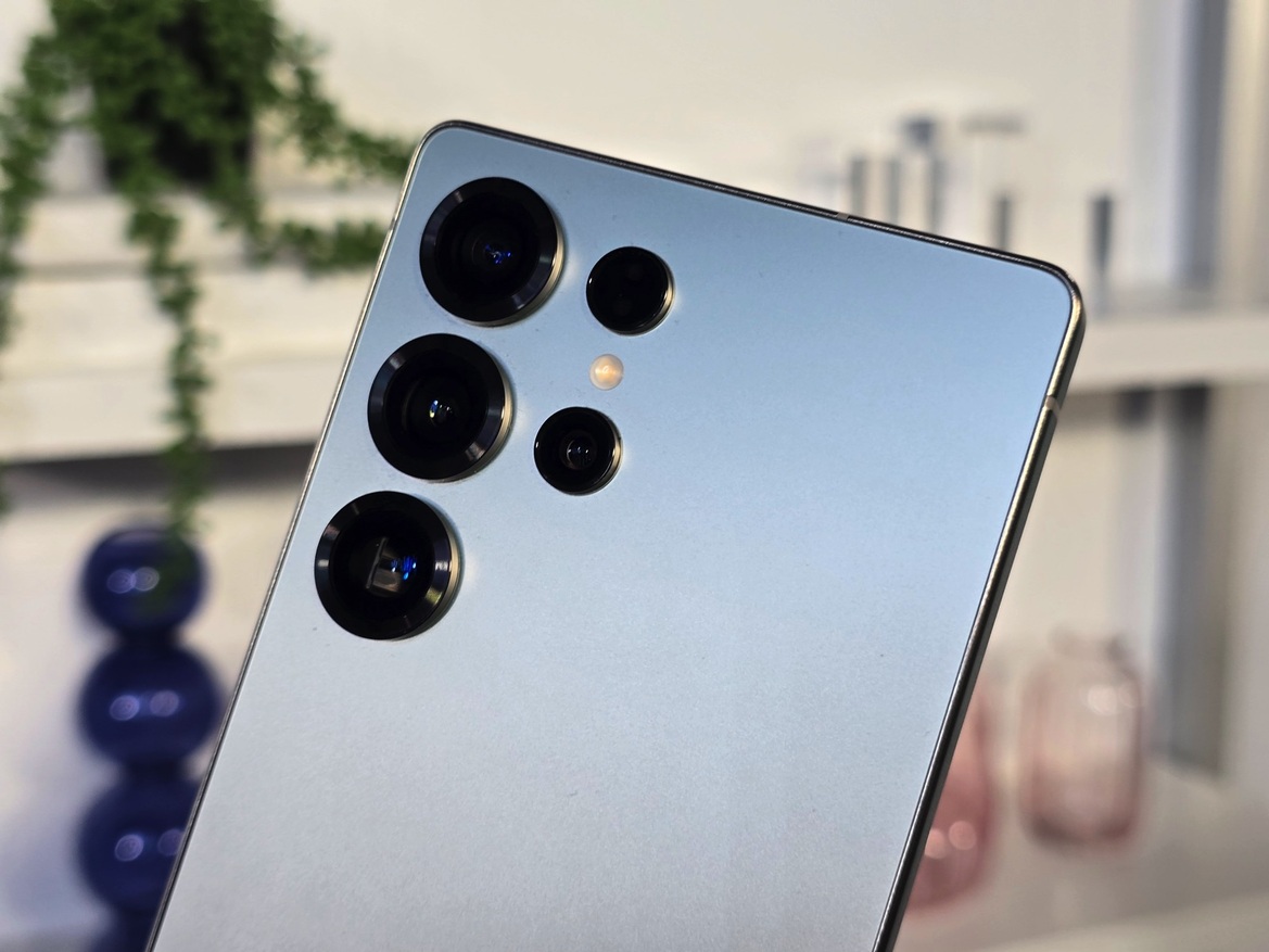 Hands-On With Samsung's Galaxy S25 Ultra, S25 Plus And S25, LIVE At Unpacked 2025