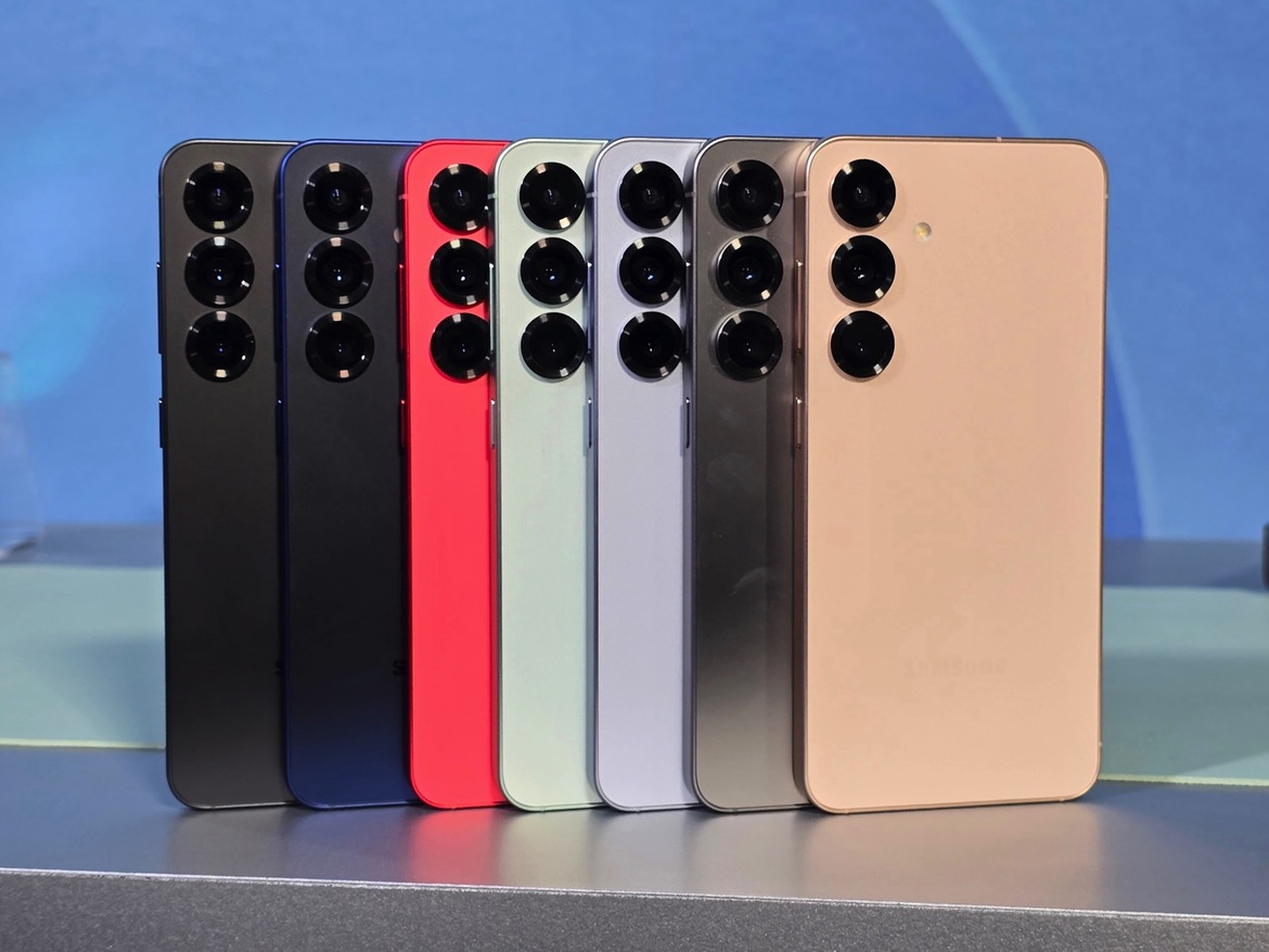 Hands-On With Samsung's Galaxy S25 Ultra, S25 Plus And S25, LIVE At Unpacked 2025