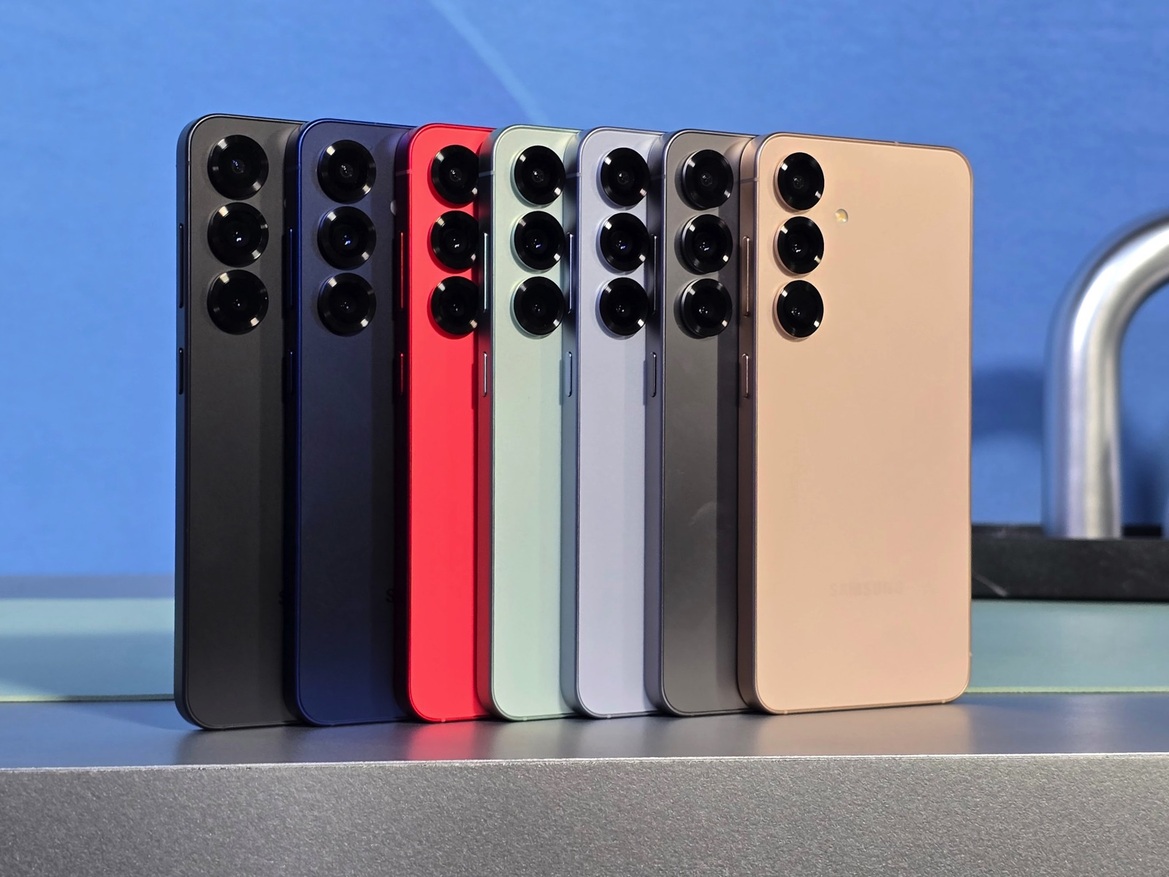 Hands-On With Samsung's Galaxy S25 Ultra, S25 Plus And S25, LIVE At Unpacked 2025