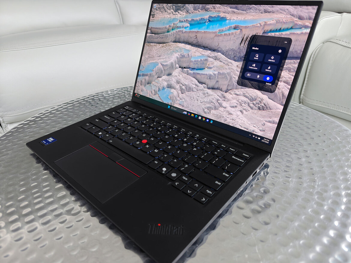 Lenovo ThinkPad X1 Carbon Gen 13 Aura Edition Review: Featherweight Elegance