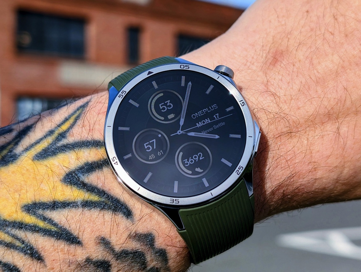 OnePlus Watch 3 Review: WearOS Battery Life Champ, Great Display